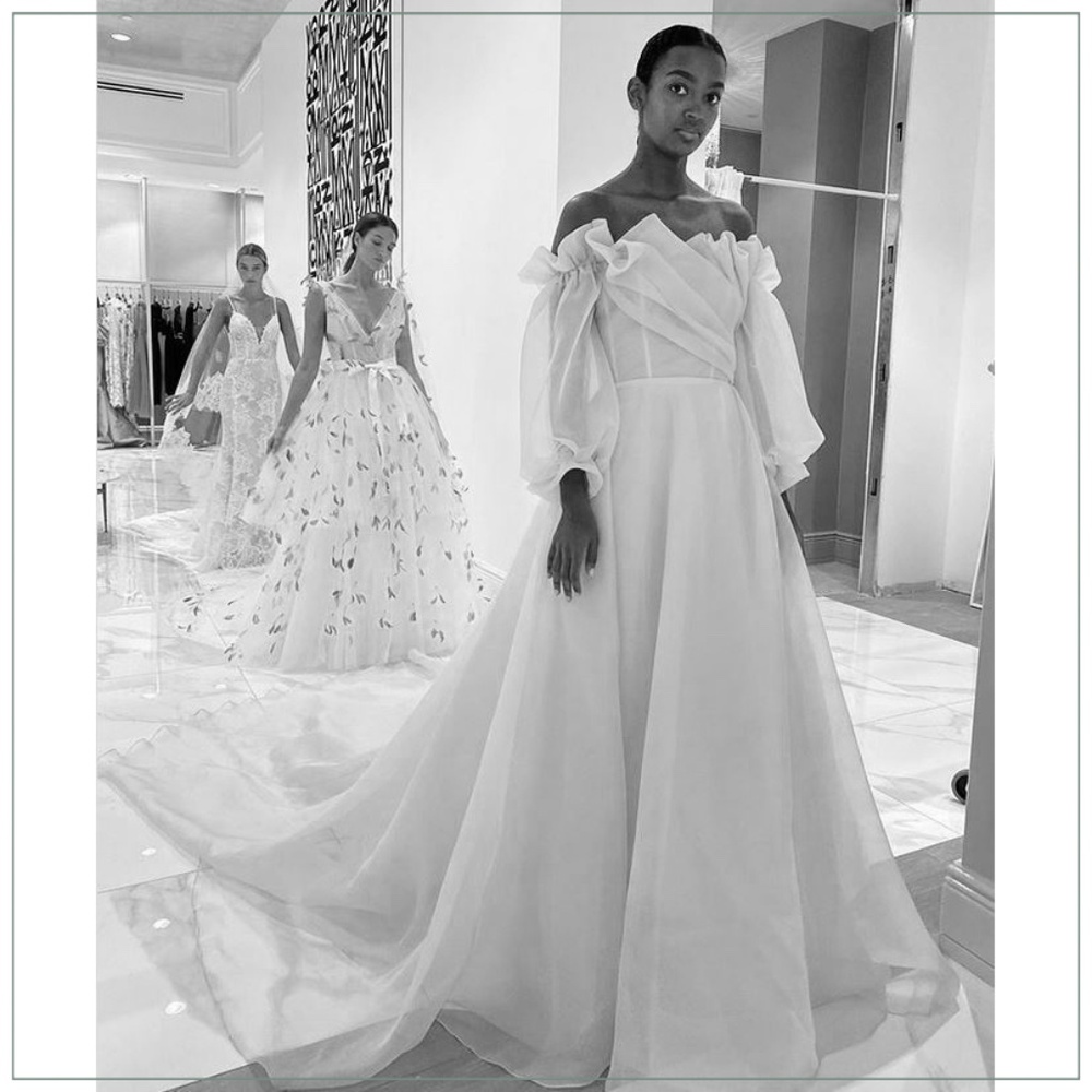 $7590 Monique Lhuillier Ambrosia Runway Bridal Gown - Picture 5 of 16